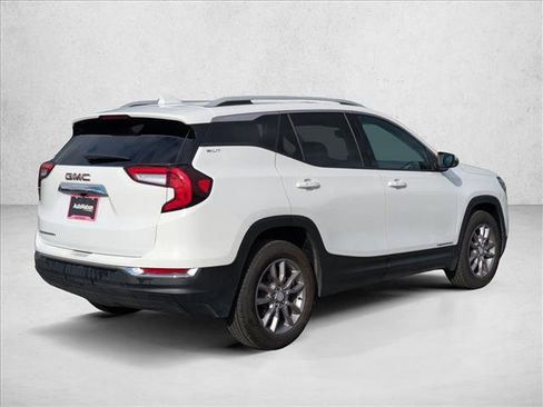 Used 2023 GMC Terrain SLT image 5