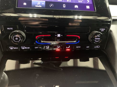 New 2025 Jeep Grand Cherokee Laredo image 26