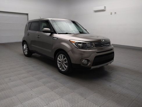 Used 2019 Kia Soul + image 13