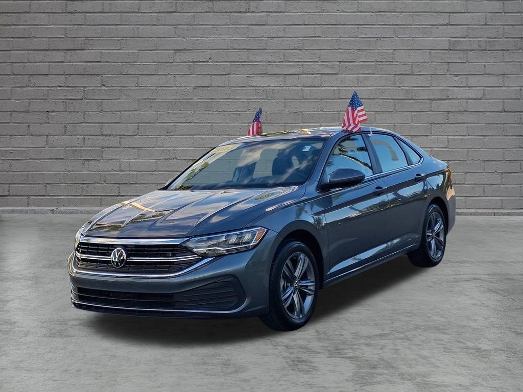 Used 2023 Volkswagen Jetta SE w/ Panoramic Sunroof Package FWD image 4