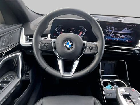 Used 2025 BMW X2 xDrive28i AWD/4WD image 5