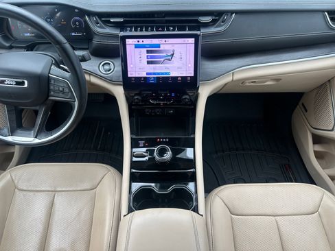 Used 2021 Jeep Grand Cherokee L Limited w/ Luxury Tech Group II AWD/4WD image 22