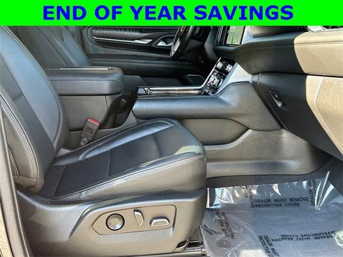 Used 2022 GMC Yukon XL Denali image 13
