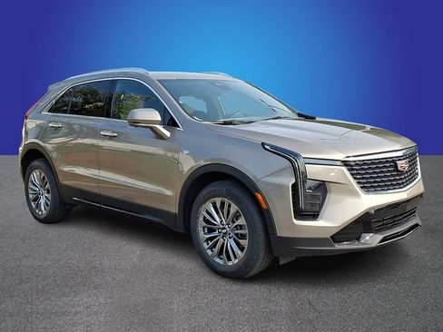 Certified 2025 Cadillac XT4 Premium Luxury FWD image 3