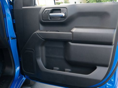 Used 2025 Chevrolet Silverado 1500 Custom image 36