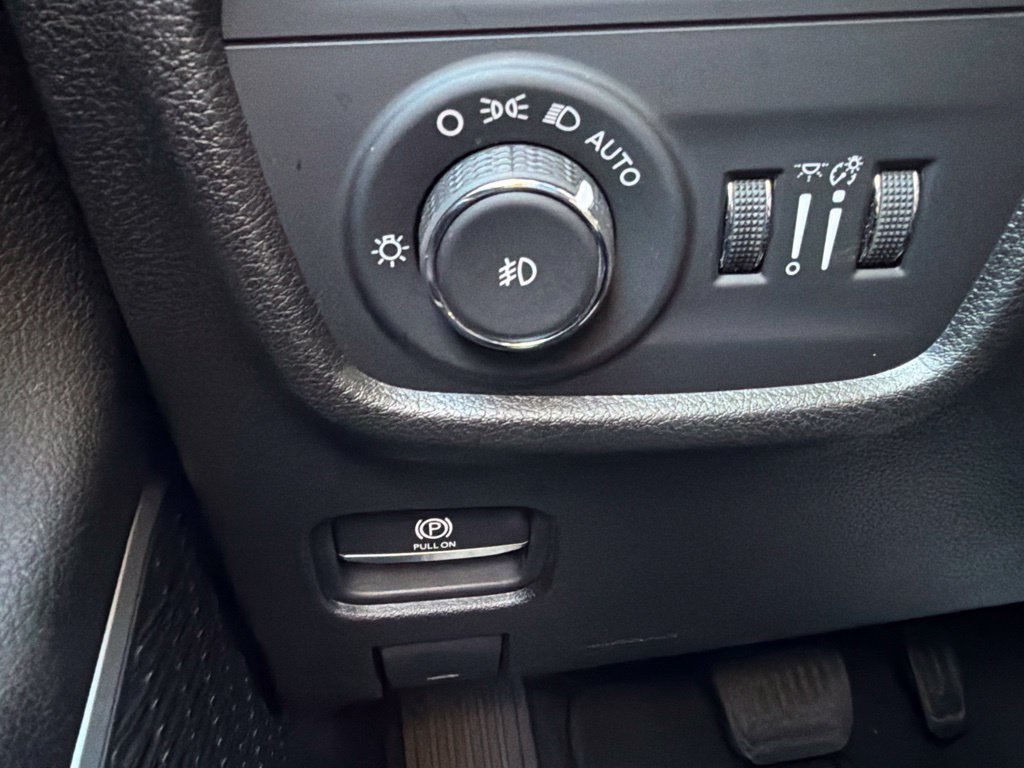 Used 2021 Jeep Grand Cherokee L Limited AWD/4WD image 23
