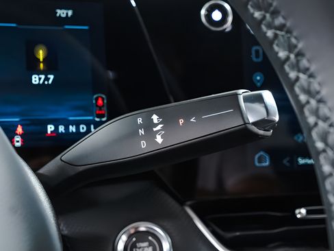New 2026 Chevrolet Equinox LT w/ Safety and Technology Package FWD image 24