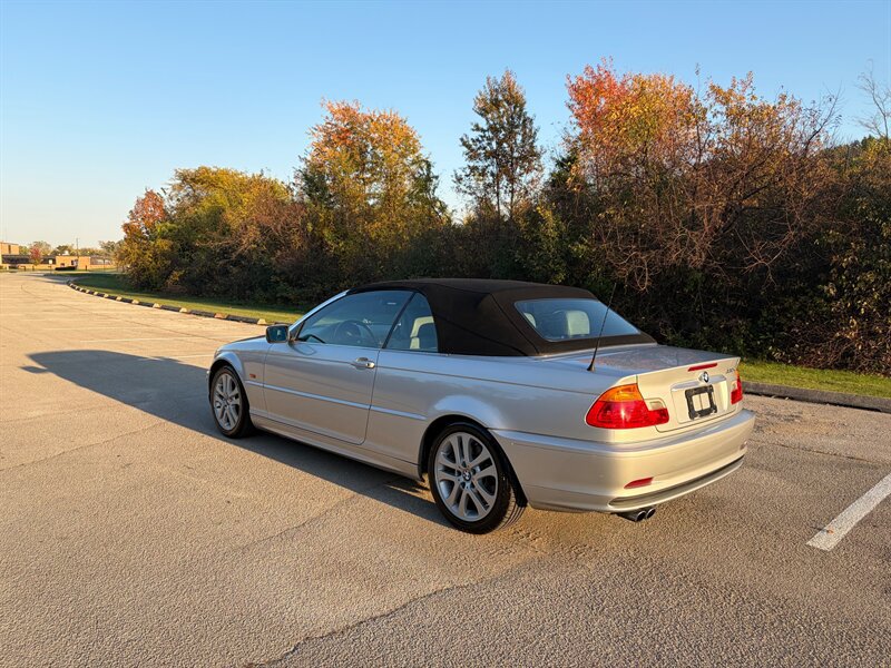 Used 2001 BMW 330Ci Convertible RWD image 3