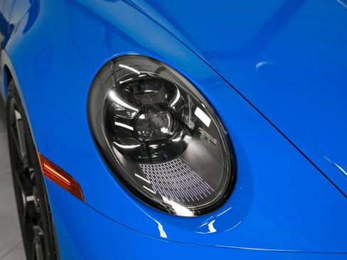 Used 2022 Porsche 911 GT3 RWD image 12