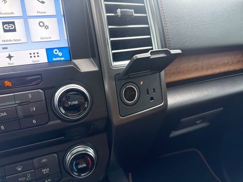 Used 2017 Ford F150 Limited AWD/4WD image 38