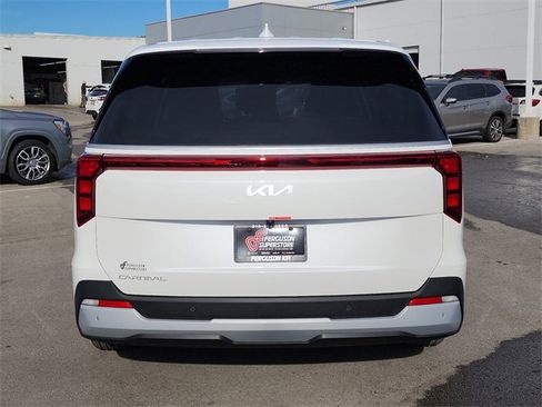 New 2026 Kia Carnival image 4