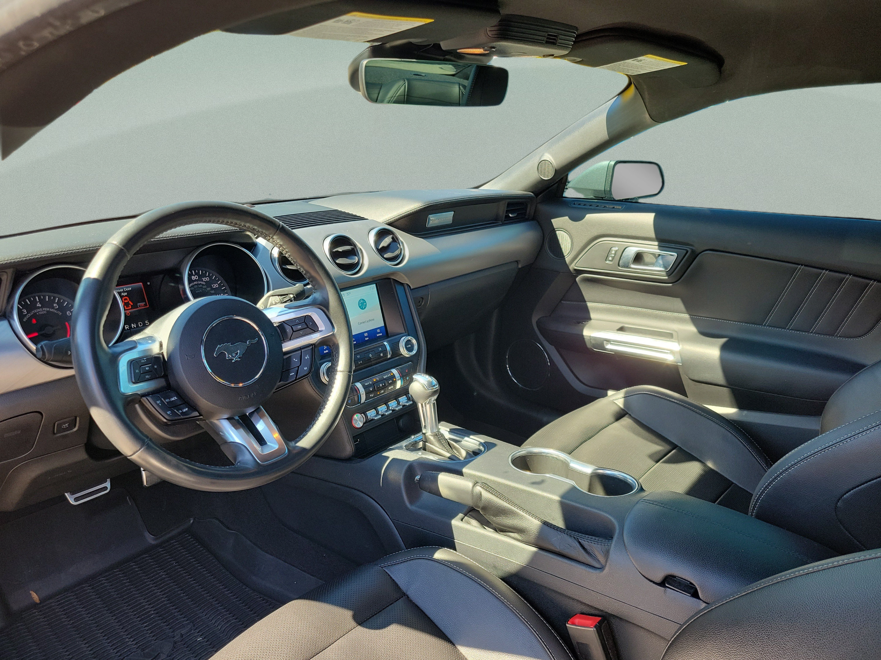 Used 2022 Ford Mustang Premium RWD image 7