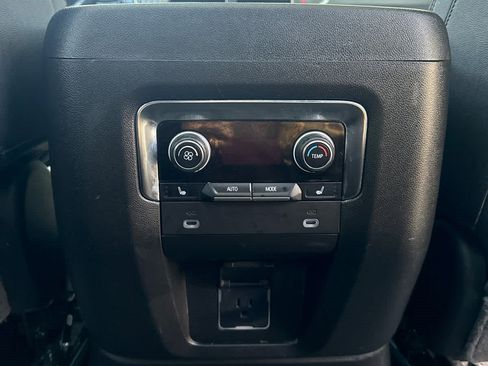 Used 2024 Chevrolet Tahoe High Country image 17