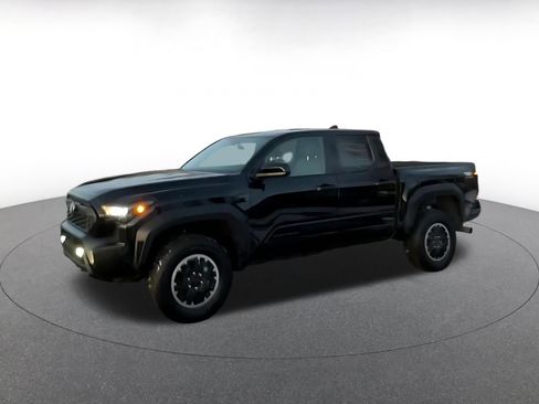 Used 2025 Toyota Tacoma SR image 7