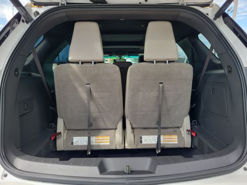 Used 2013 Ford Explorer XLT FWD image 19