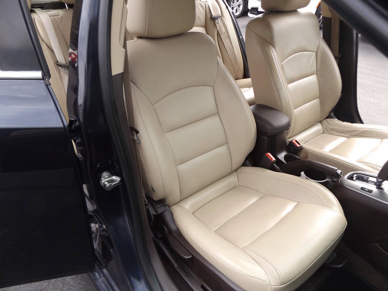 Used 2015 Chevrolet Cruze LTZ w/ Sun, Sound and Sport Package FWD image 22