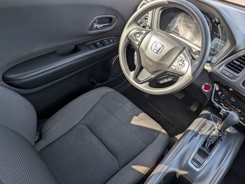 Used 2021 Honda HR-V EX image 9