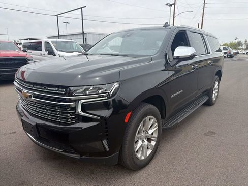 Used 2024 Chevrolet Suburban Premier RWD image 10