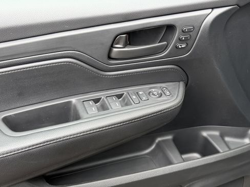 Used 2024 Honda Odyssey Sport image 11
