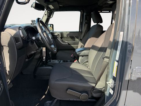 Used 2018 Jeep Wrangler Unlimited Sport S AWD/4WD image 10