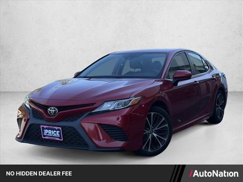 Used 2020 Toyota Camry SE FWD image 1