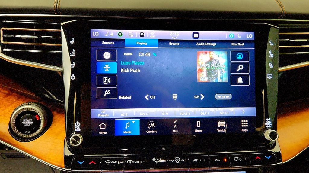 Used 2022 Jeep Grand Wagoneer Series III w/ Rear Seat Video Group 1 AWD/4WD image 16