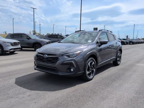 Used 2024 Subaru Crosstrek 2.5i Limited w/ Crosstrek Mirror Package AWD/4WD image 3