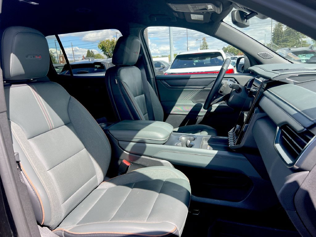 Used 2024 GMC Acadia AT4 w/ Luxury Package AWD/4WD image 22