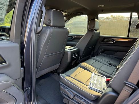 New 2026 GMC Yukon Elevation image 23