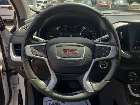 Used 2024 GMC Terrain SLE FWD image 25