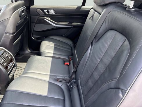 Used 2022 BMW X7 M50i AWD/4WD image 16