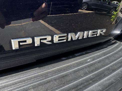 Used 2021 Chevrolet Suburban LT AWD/4WD image 9