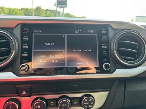 Used 2020 Toyota Tacoma SR5 AWD/4WD image 22