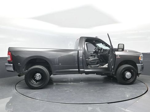 Used 2024 RAM 3500 Tradesman w/ Chrome Appearance Group AWD/4WD image 28