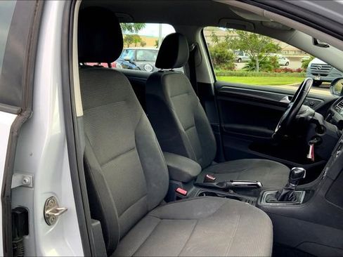 Used 2019 Volkswagen Golf SE FWD image 7