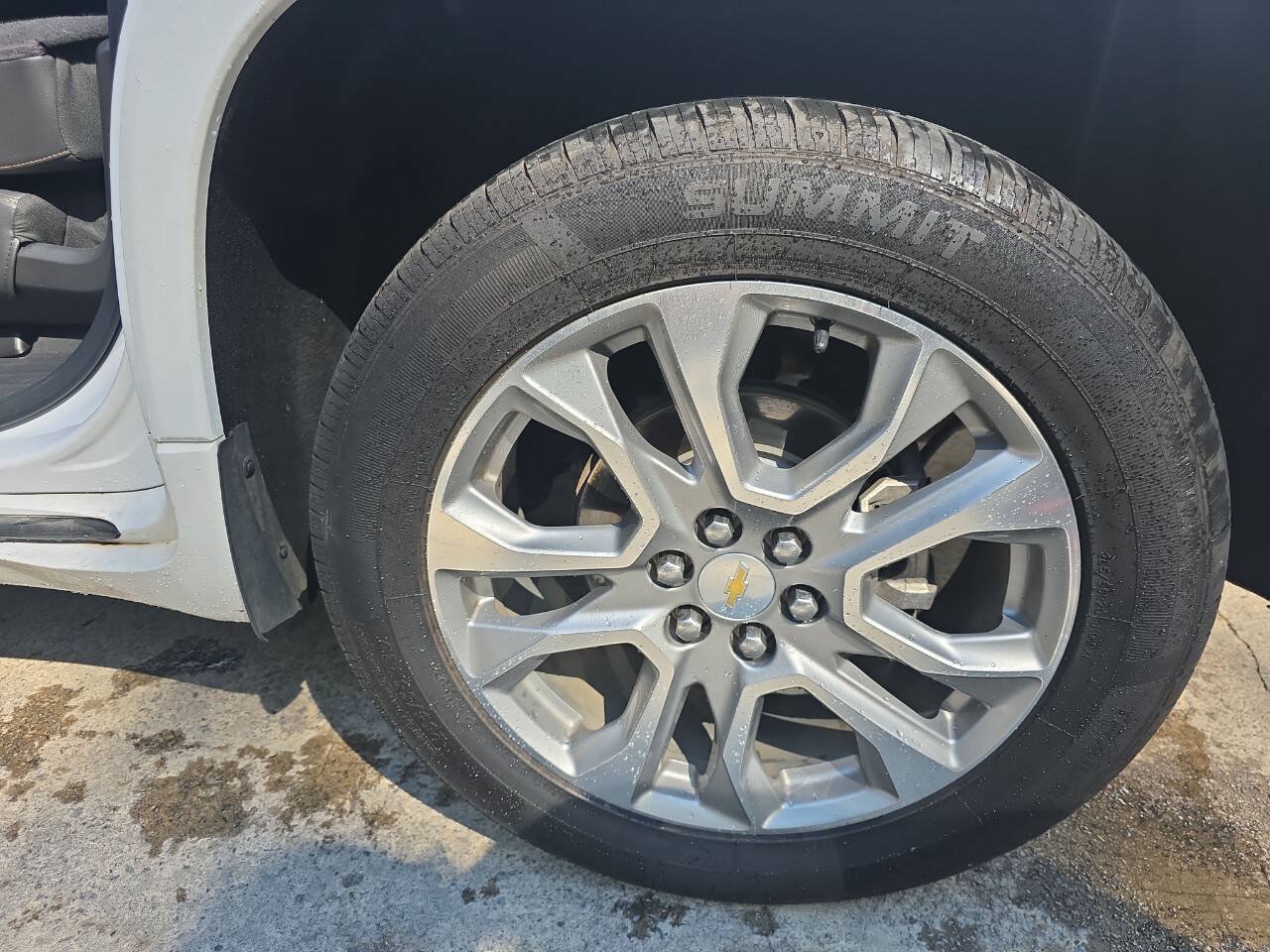 Used 2019 Chevrolet Traverse Premier w/ Driver Confidence II Package FWD image 16