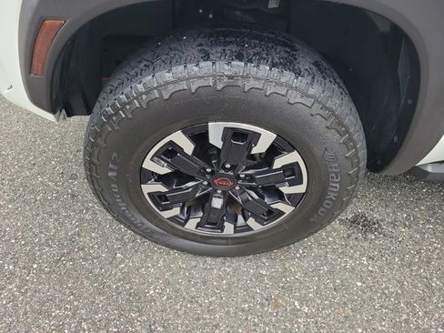 Used 2022 Nissan Frontier Pro-X RWD image 5