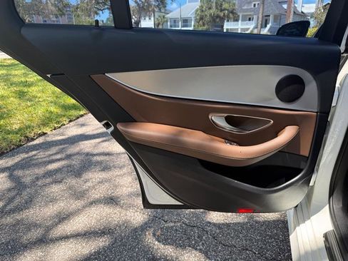 Used 2018 Mercedes-Benz E 300 image 15
