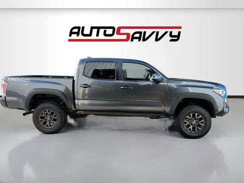 Used 2020 Toyota Tacoma TRD Off-Road w/ Technology Package AWD/4WD image 8