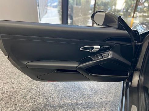 Used 2017 Porsche 718 Boxster image 17