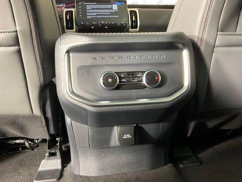 New 2025 Ford Expedition Active image 17