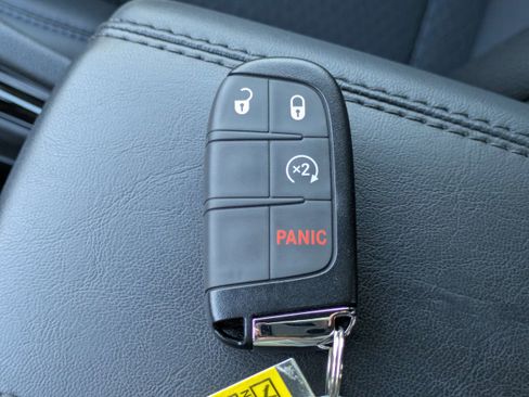 New 2026 Jeep Compass Latitude image 32