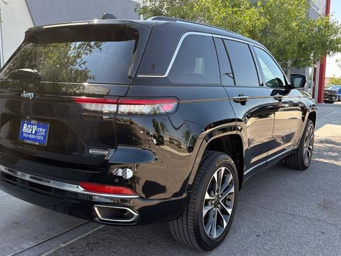 Used 2022 Jeep Grand Cherokee Overland w/ Advanced Protech Group III AWD/4WD image 6
