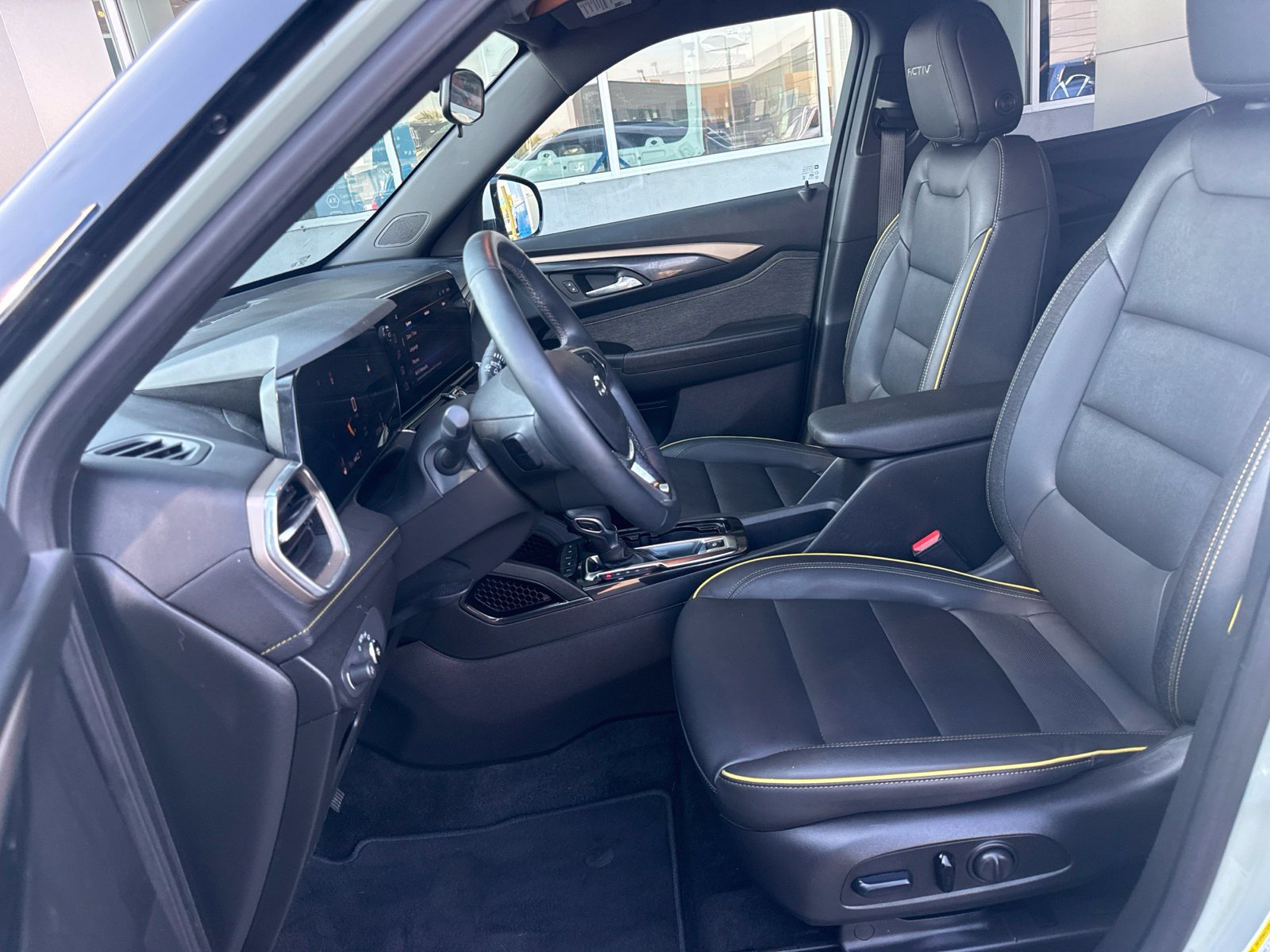 Used 2024 Chevrolet TrailBlazer ACTIV w/ Driver Confidence Package AWD/4WD image 15