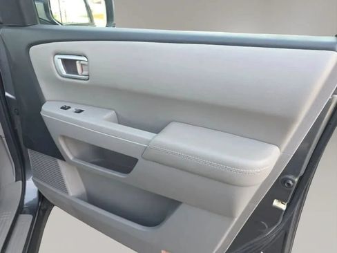 Used 2010 Honda Pilot Touring image 18