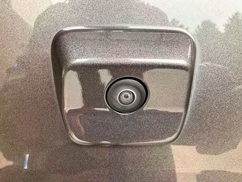Used 2021 Jeep Gladiator Overland AWD/4WD image 7