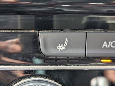 Used 2021 Volkswagen GTI SE image 22