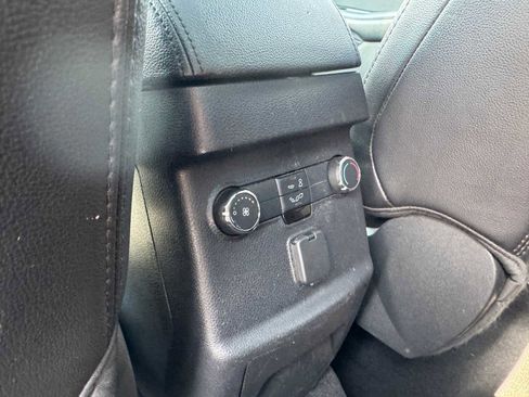Used 2017 Ford Explorer XLT w/ Equipment Group 202A FWD image 24