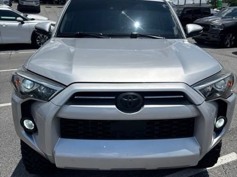 Used 2020 Toyota 4Runner SR5 Premium w/ Moonroof Package RWD image 2