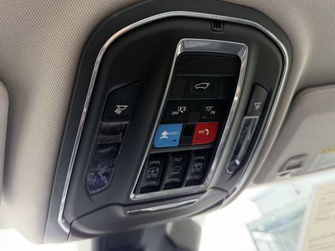 Used 2022 Jeep Grand Cherokee Limited 4xe image 27